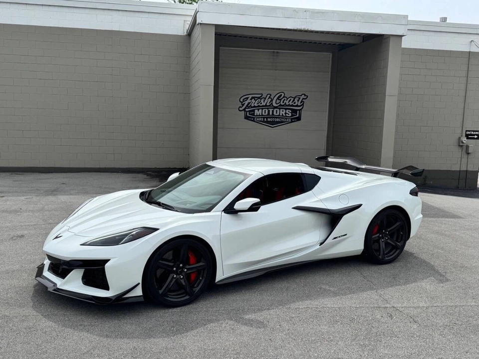 2024 Chevrolet Corvette C8 Z06 - Image 2 of 31