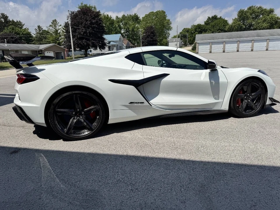 2024 Chevrolet Corvette C8 Z06 - Image 8 of 31