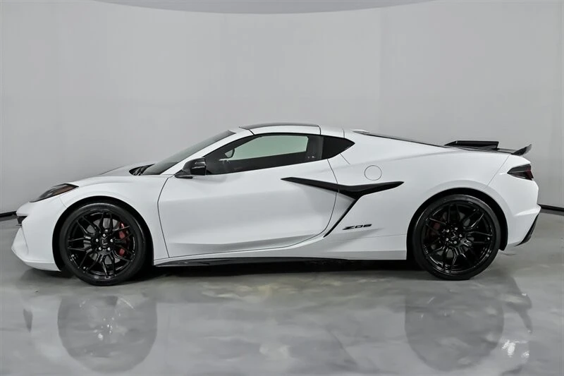 2024 Chevrolet Corvette C8 Z06 - Image 8 of 12