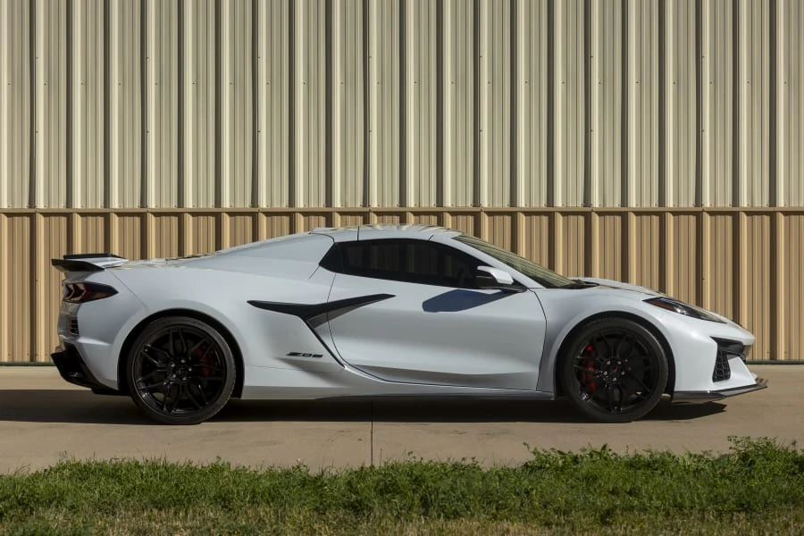 2024 Chevrolet Corvette C8 Z06 - Image 8 of 31