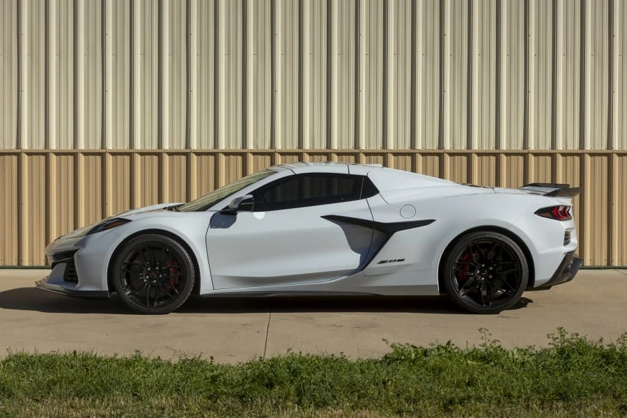 2024 Chevrolet Corvette C8 Z06 - Image 2 of 31