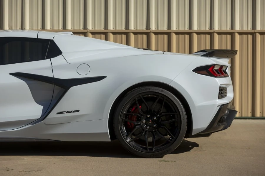 2024 Chevrolet Corvette C8 Z06 - Image 19 of 31