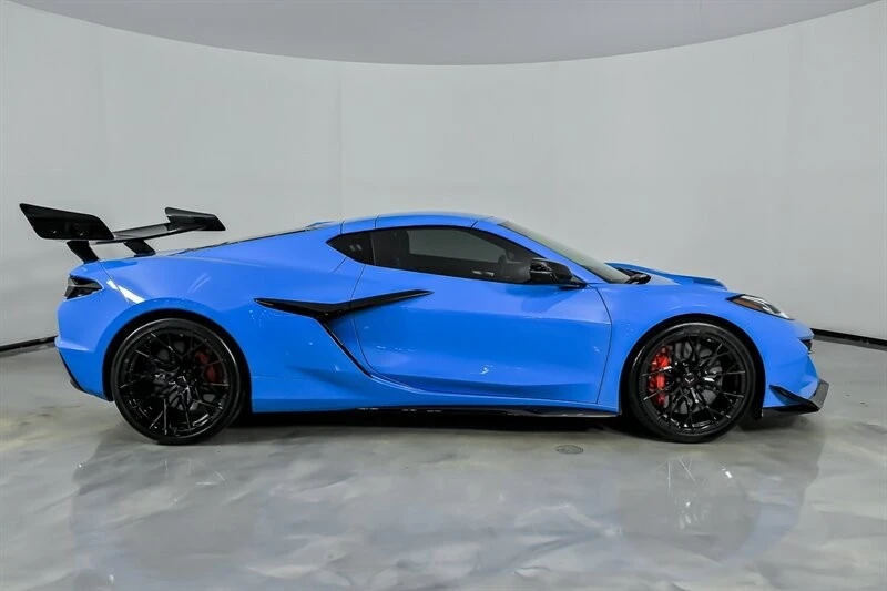 2024 Chevrolet Corvette C8 Z06 - Image 10 of 31