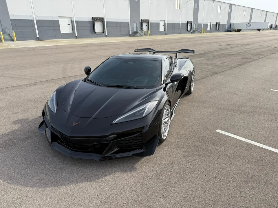 2024 Chevrolet Corvette C8 Z06 - Image 8 of 31
