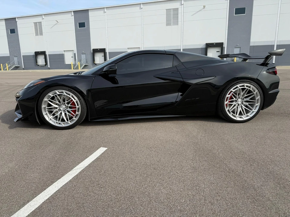 2024 Chevrolet Corvette C8 Z06 - Image 16 of 31