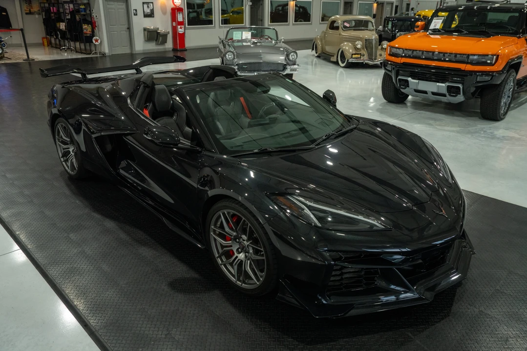 2024 Chevrolet Corvette C8 Z06 - Image 2 of 31
