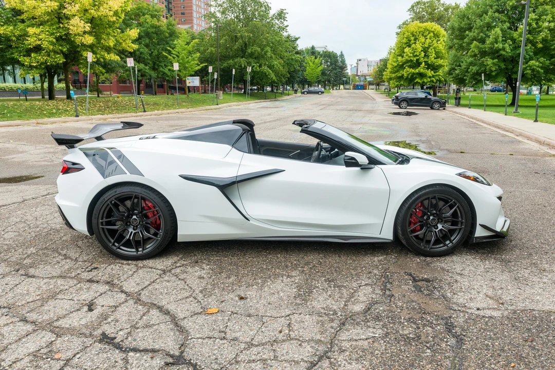 2024 Chevrolet Corvette C8 Z06 - Image 10 of 31