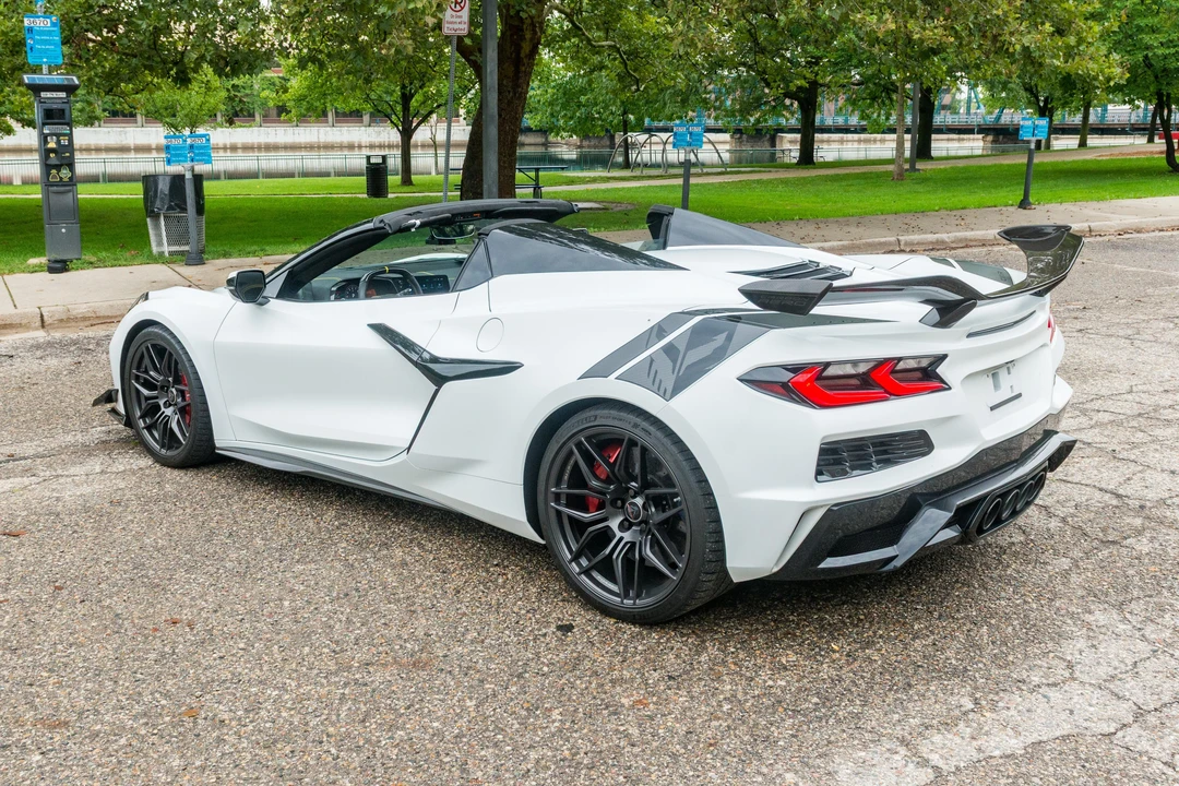 2024 Chevrolet Corvette C8 Z06 - Image 7 of 31