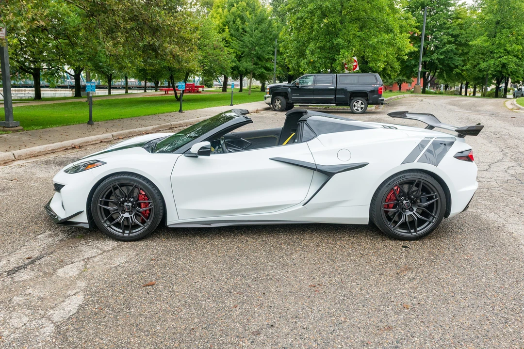 2024 Chevrolet Corvette C8 Z06 - Image 6 of 31