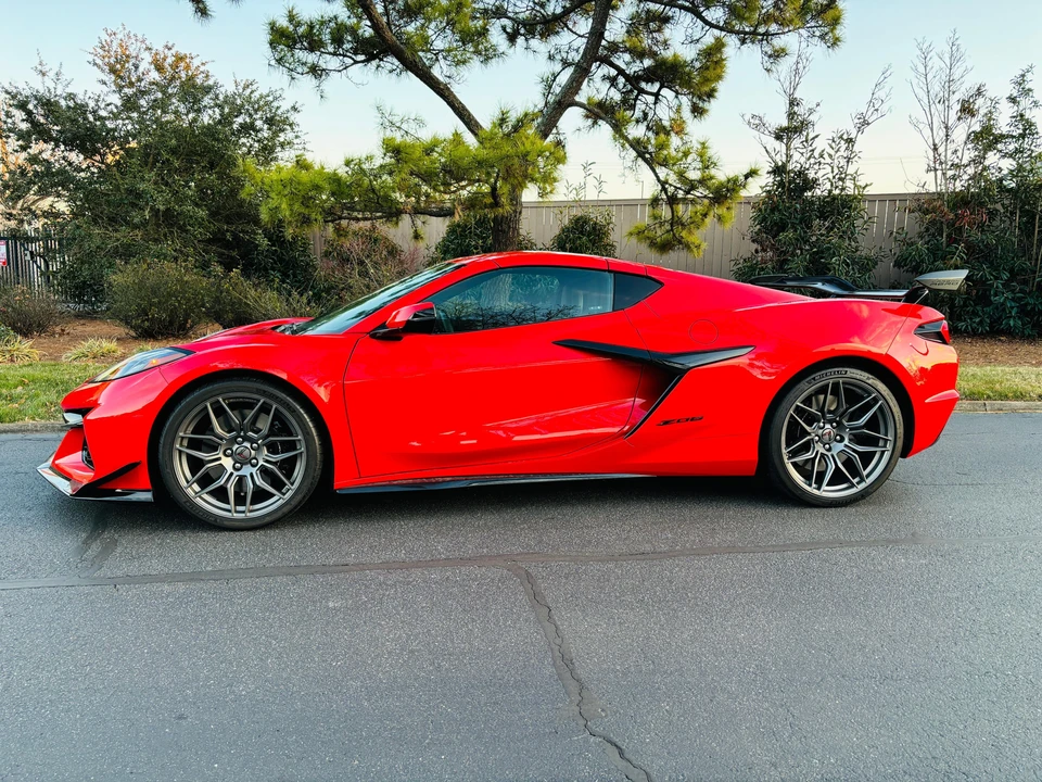 2024 Chevrolet Corvette C8 Z06 - Image 8 of 31