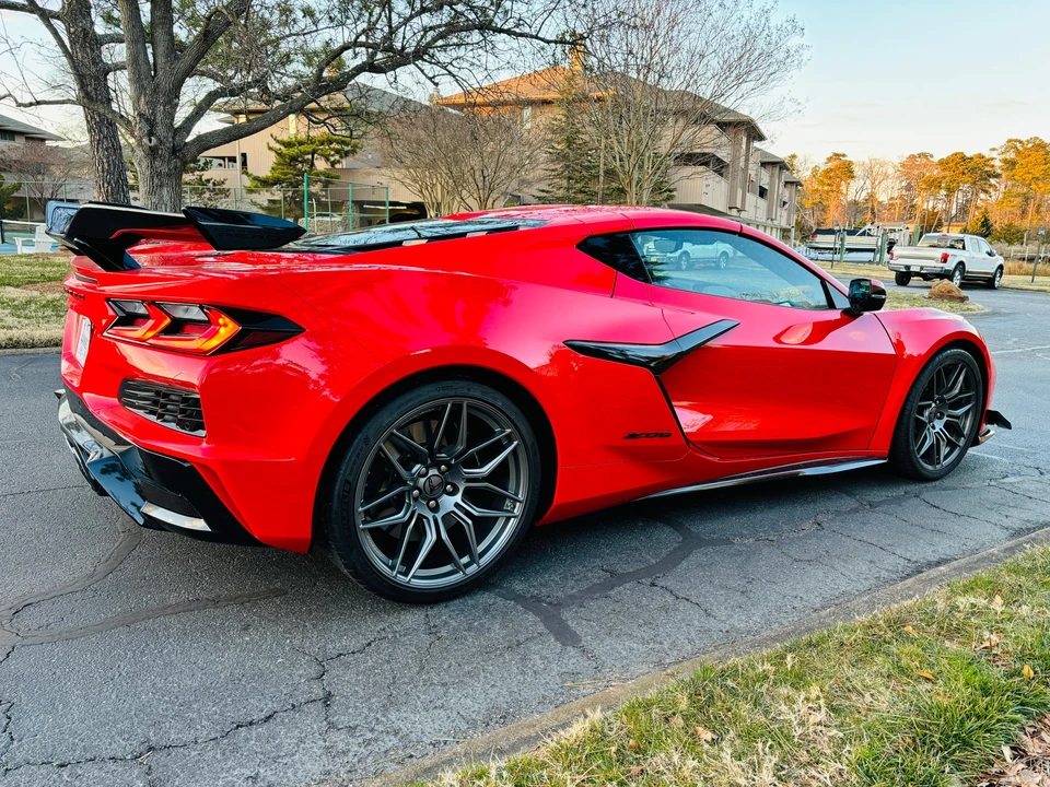 2024 Chevrolet Corvette C8 Z06 - Image 13 of 31