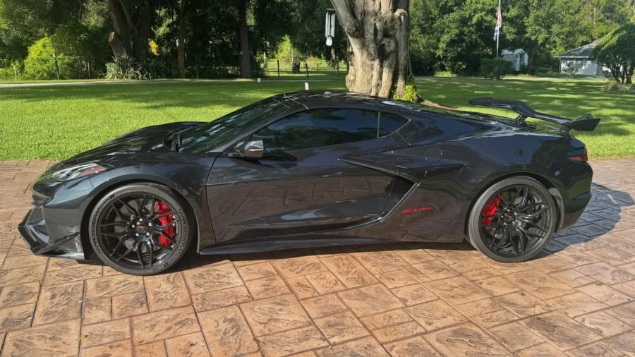2024 Chevrolet Corvette C8 Z06 - Image 2 of 11