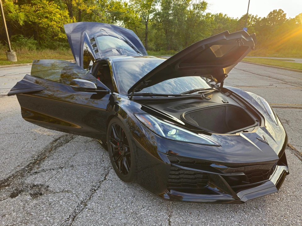 2024 Chevrolet Corvette C8 Z06 - Image 17 of 31
