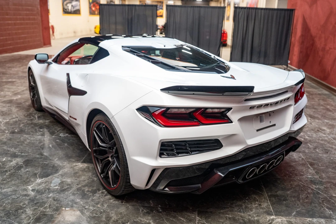 2024 Chevrolet Corvette C8 Z06 - Image 7 of 31