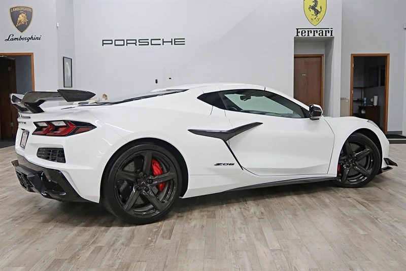 2024 Chevrolet Corvette C8 Z06 - Image 6 of 31