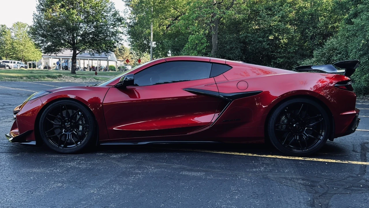 2024 Chevrolet Corvette C8 Z06 - Image 8 of 31