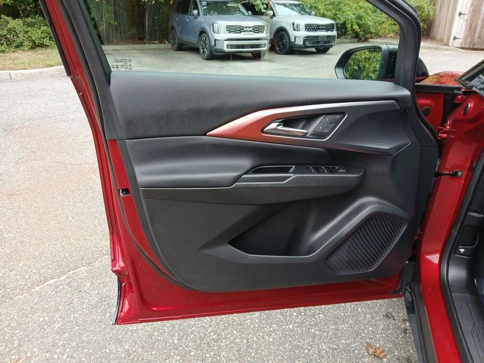 2024 Chevrolet Equinox - Image 11 of 12