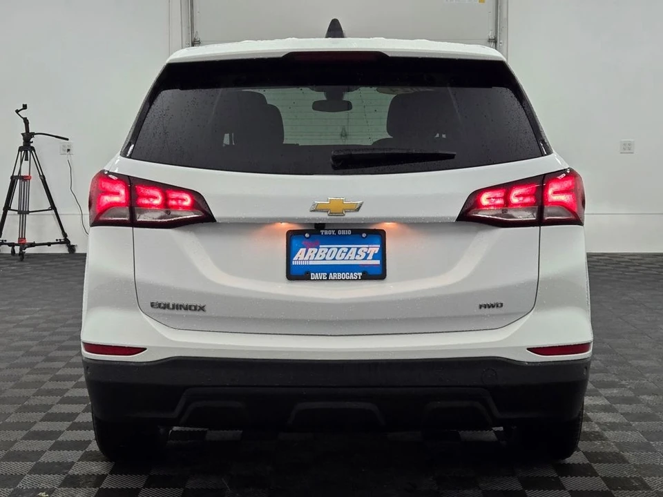 2024 Chevrolet Equinox - Image 10 of 12