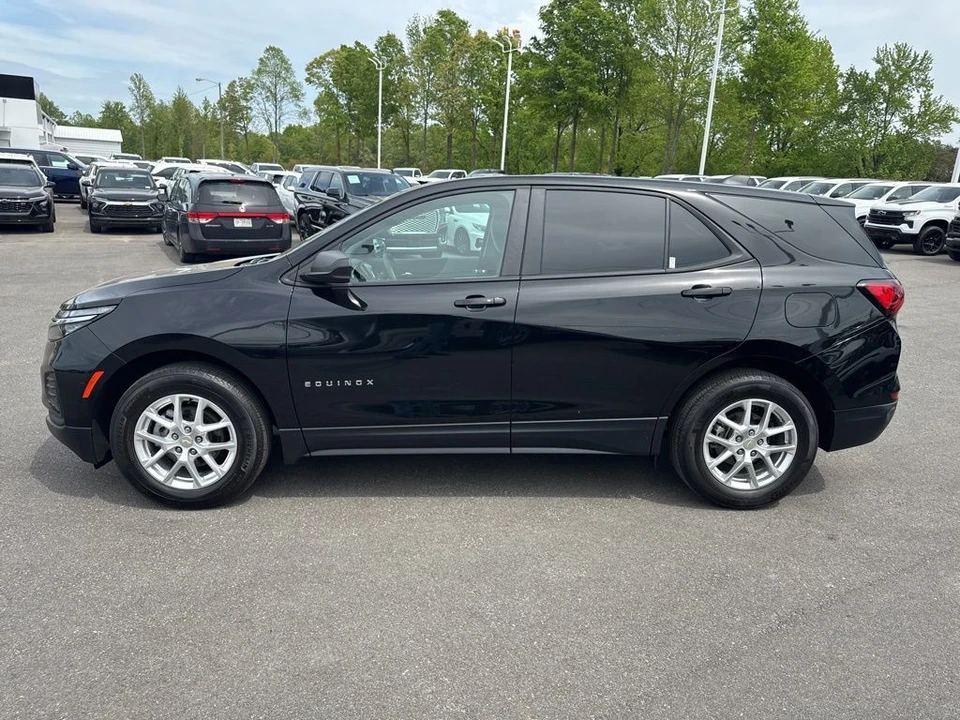 2024 Chevrolet Equinox - Image 2 of 31