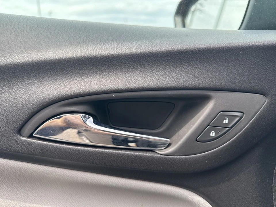 2024 Chevrolet Equinox - Image 11 of 31