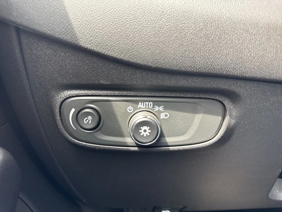 2024 Chevrolet Equinox - Image 23 of 31
