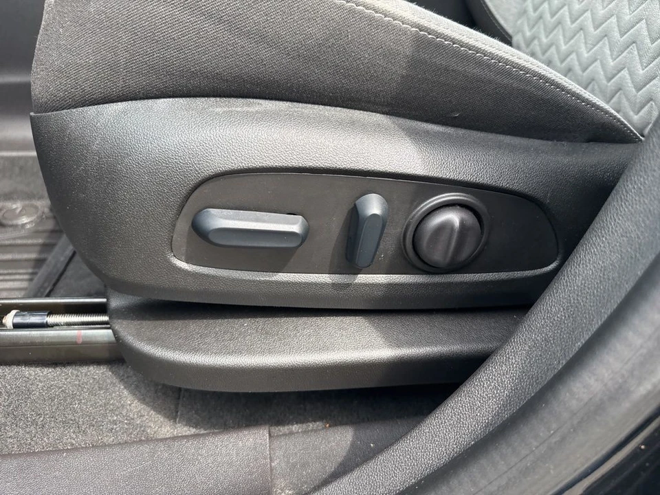 2024 Chevrolet Equinox - Image 10 of 31
