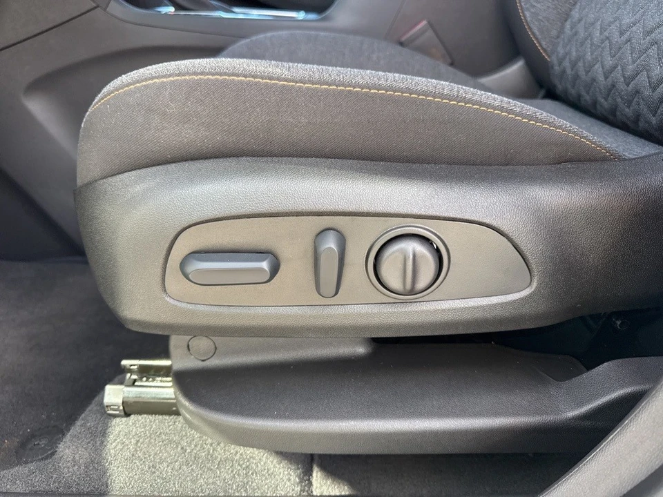 2024 Chevrolet Equinox - Image 10 of 12