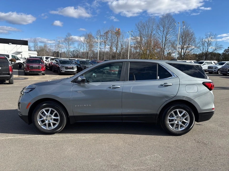 2024 Chevrolet Equinox - Image 2 of 12