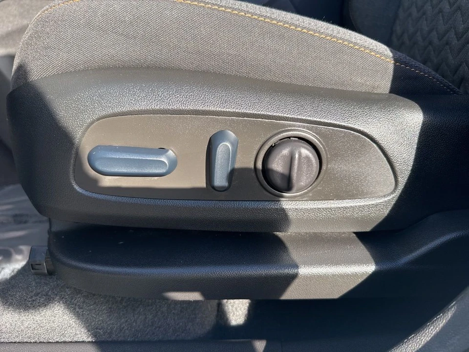 2024 Chevrolet Equinox - Image 10 of 21