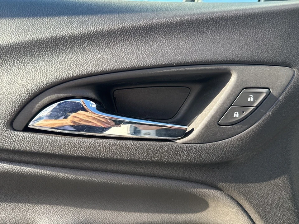 2024 Chevrolet Equinox - Image 11 of 12