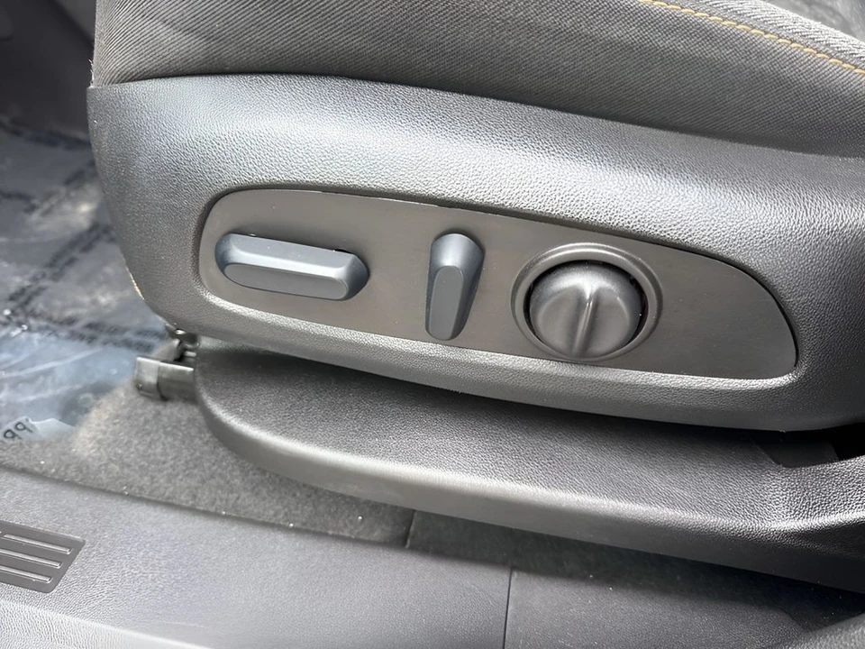 2024 Chevrolet Equinox - Image 10 of 21