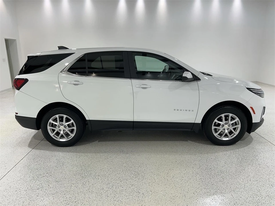 2024 Chevrolet Equinox - Image 9 of 12