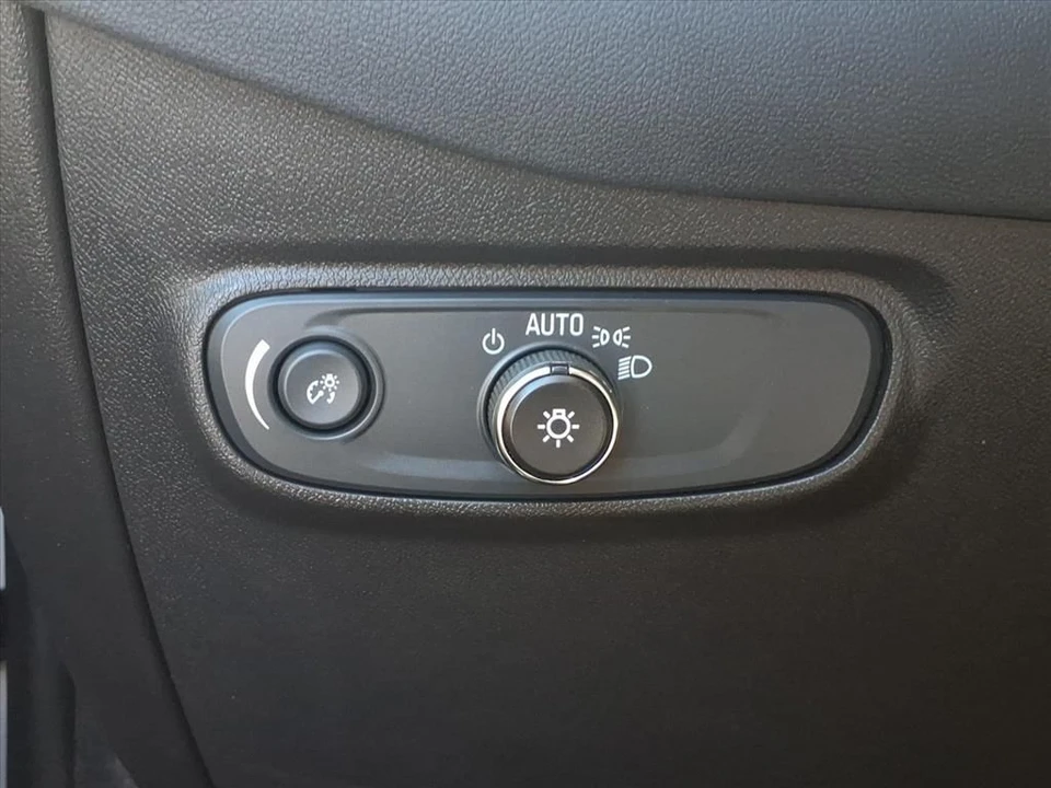 2024 Chevrolet Equinox - Image 18 of 21