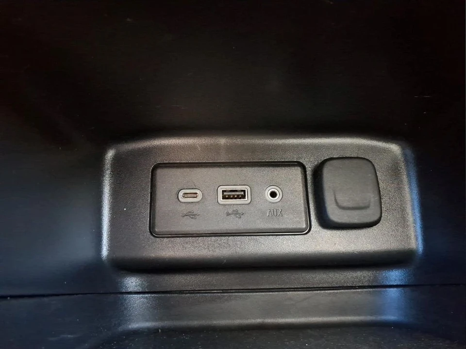 2024 Chevrolet Equinox - Image 12 of 21