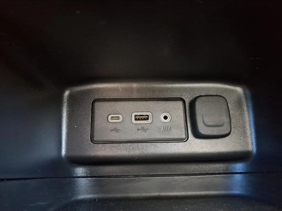 2024 Chevrolet Equinox - Image 12 of 21