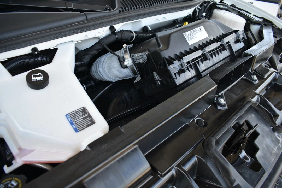 2024 Chevrolet Express - Image 15 of 17