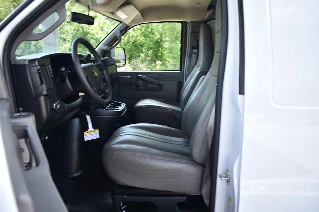 2024 Chevrolet Express - Image 11 of 17