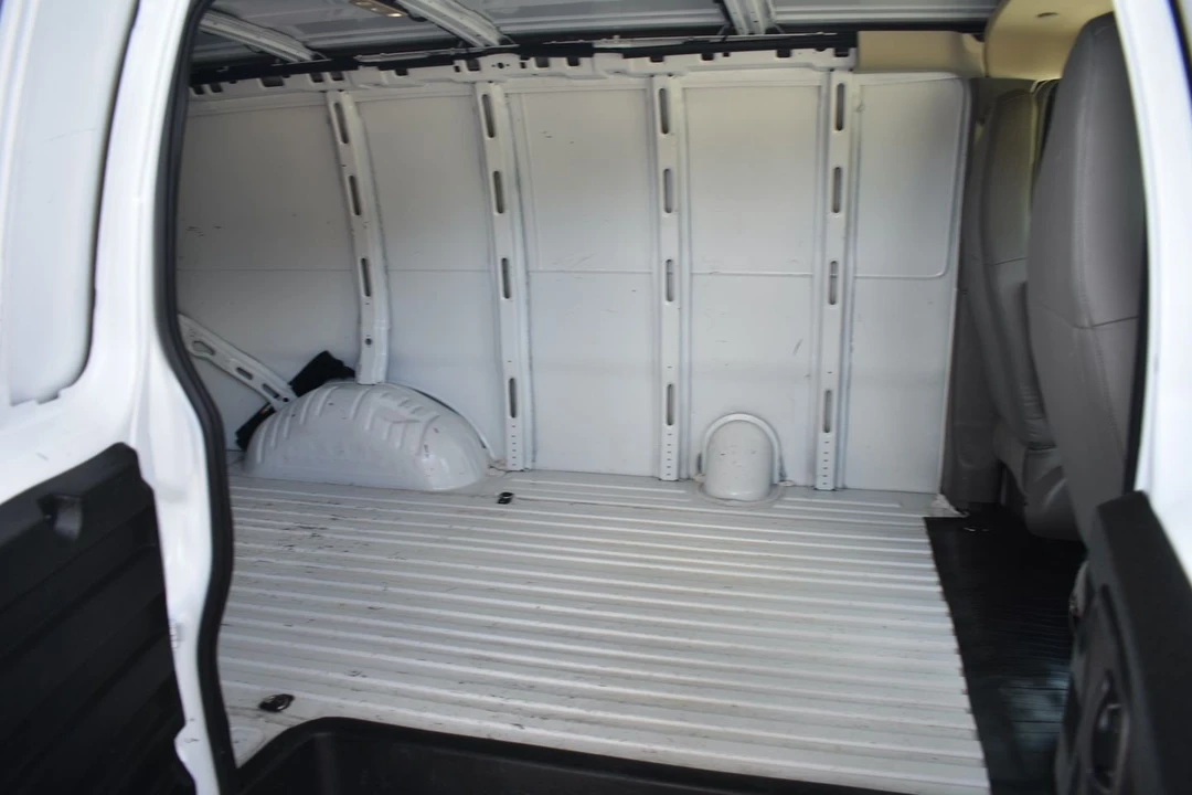 2024 Chevrolet Express - Image 10 of 17