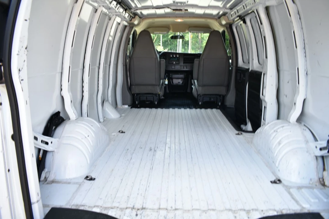 2024 Chevrolet Express - Image 9 of 17