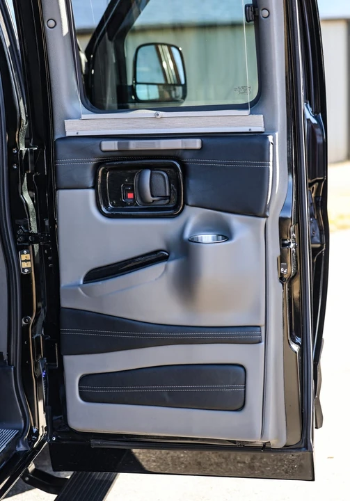 2024 Chevrolet Express - Image 25 of 31