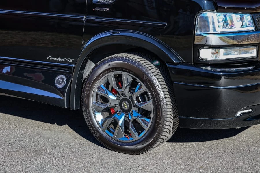 2024 Chevrolet Express - Image 14 of 31