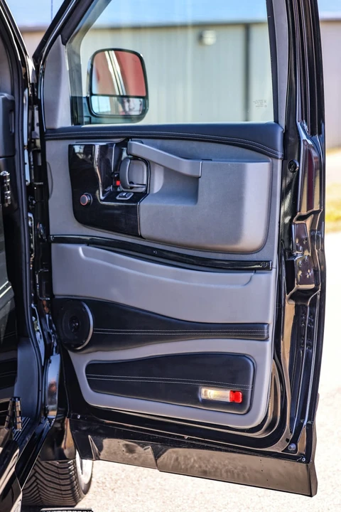 2024 Chevrolet Express - Image 26 of 31