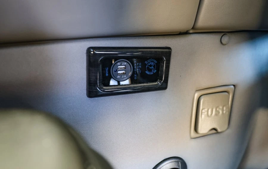 2024 Chevrolet Express - Image 23 of 31