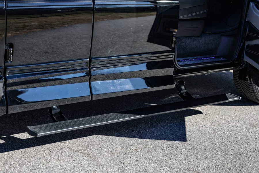 2024 Chevrolet Express - Image 16 of 31