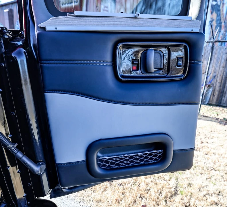 2024 Chevrolet Express - Image 19 of 31