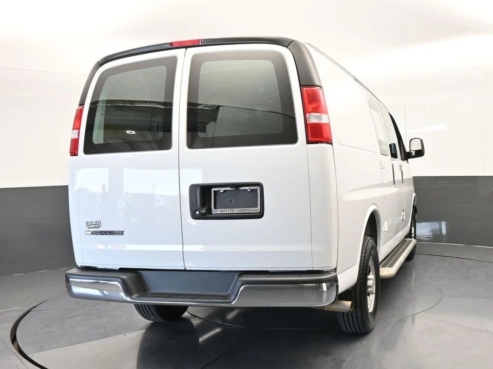 2024 Chevrolet Express - Image 5 of 12