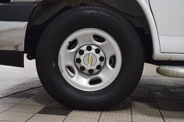 2024 Chevrolet Express - Image 15 of 21