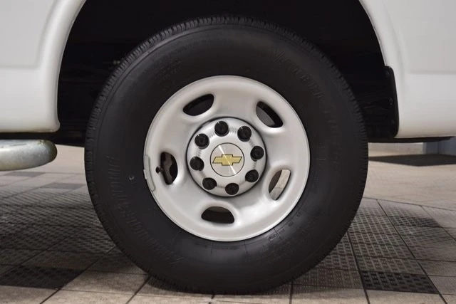 2024 Chevrolet Express - Image 14 of 21
