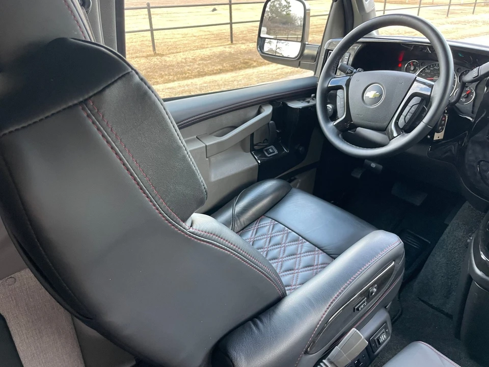 2024 Chevrolet Express - Image 17 of 21