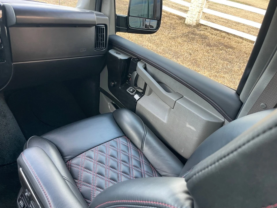 2024 Chevrolet Express - Image 20 of 21